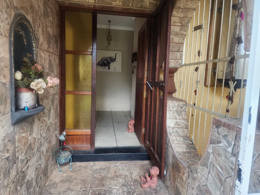 3 Bedroom Property for Sale in La Hoff North West